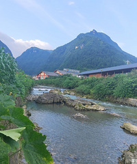 住农家乐,抓螃蟹耍水,游神龙峡顺带漂了个流,超舒服凉快