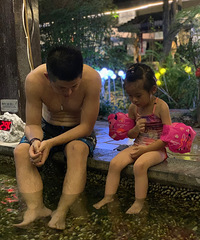 这个天气来场温泉吧,比想象中要凉爽,带娃去耍泡泡浴刚好