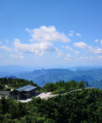 �����Ȼ������ô���ĵط���ס���ϴ壬���ƺ��ճ��ǿգ�����ˣˮ