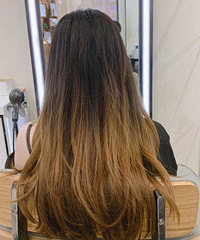 ���ڰ���ͷ���ĵ�ͷ�����ˣ����Ů��õ��죬�԰�������