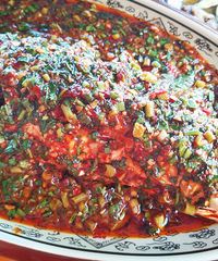 ���ɽ���·��ֵı���ʳ�꣬����ʵ�ݣ��óԲ���