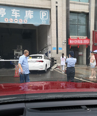 ǰ���˾���������ͷ�ܻ�