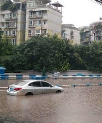 下半年的第一天,以一早的大暴雨开场,你今天能准时上班吗?