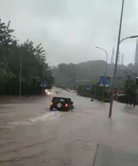 ���죬���������˶��ǡ��˷����˵Ľ�㡱