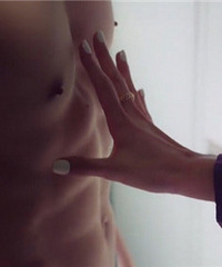 ����괩Ů���ǣ����Ž����͵İ˿鸹��������һ��