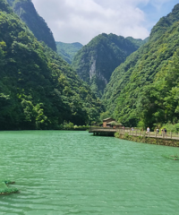 这里超凉快,能住农家乐,抓螃蟹耍水还能徒步和漂流,太好耍了