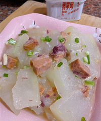 这个牌子的午餐肉居然有好几种味道,拿来做菜弄汤烫火锅皆可