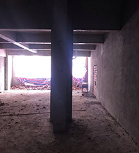 遇到蛮横无理的邻居想霸占我负一楼,不是她家的面积也要争