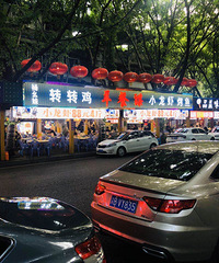 今年小龙虾价格两极分化好严重,88/4斤和138一斤怎么选?