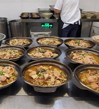 实探重庆渝北八中,食堂价格便宜,自带高级感,寝室配两个卫生间