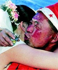 结婚前才告诉我有闹公公和媳妇的习俗,我实在是不能接受