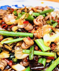 ����ɽ�������Ƽ��Ĳ�Ӭ�ݣ�˳����Ͻ�