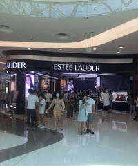 没人能逃过三亚免税店诱惑,远程指挥老公买买买