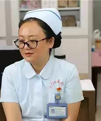 六个月宝宝火锅店噎住失去意识,偶遇“天使”40秒获救