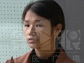 女子在重庆街头流浪