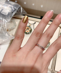 周大福竟然进军美甲行业了!小小一个黄金指甲要卖498!