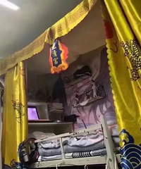 沙雕网友穿龙袍“登基”,真是笑哭我了