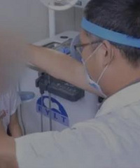 女童散发恶臭隔着家门都能闻到, 母亲带去医院一查当场作呕