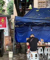 揭露重庆小面店月入几万的真相