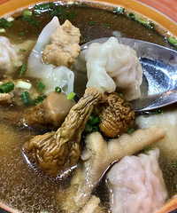 为了这碗抄手专门去了趟北碚,一次性吃了4种口味好满足