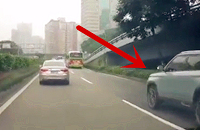 ��ʻ�ڳ�������ǰ����������Ҳ����·�������С�