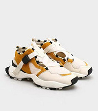 ��һ����UR����Ь����Ʒ��ֱ�ÿ�ը���۸�Ҳ����