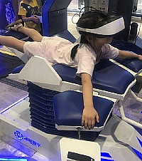 明天去这玩太空探索VR,每个项目才9块钱!跳伞、登月都能体验