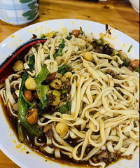 �������ҹ������������һ�������˵Ŀڸ�֮��