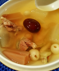 ���˶������Ĺ�͢�磬��ͷ�سԵ��˹��ܹ�������Ѽ