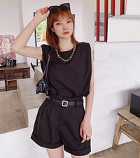 入手了好看的新衣服,来一波可甜可盐的穿搭秀,显瘦还显腿长