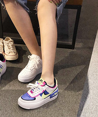 在商场的nike空军一号,我买哪双?