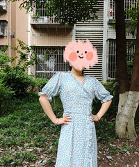 直到遇见这件蓝色碎花长裙,我对自己身材有了信心