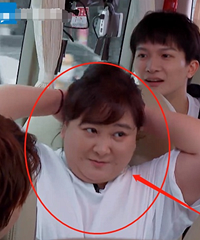 ����������ͷ�������󣬾�溵t����һ��С���У���������Ч��