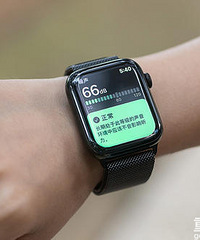 近段时间买的比较鸡肋的是apple watch……