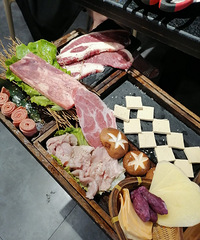 ���̿����Ĵ��ţ�����ð��ݣ��Ե����Ƿ�ǽ��