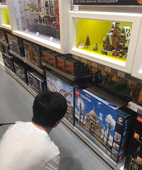 重庆乐高新店,自己拼搭个性乐高人仔3个才79,娃儿看到都不想走