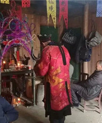 一位生于湘西道士世家的苗族姑娘,说说亲身经历过的古怪事