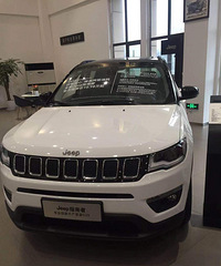 Ů������ɫ��Jeepָ���ߺ������Ҿ����е�����������