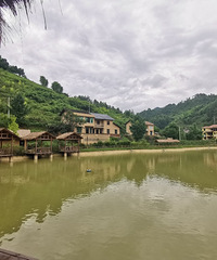 朋友带来的民宿,茅草房别致空气超清新,耍事也不少