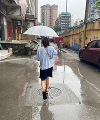 跟拍小学生的一天:早上7点起床学习,晚上8点仍在兴趣补习