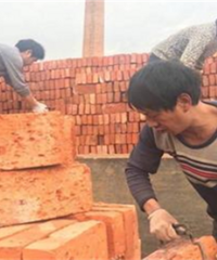 40����Ҵ���ҵ��λ�¸ڣ�����ֻ��ȥ���ذ�ש