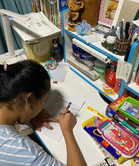 跟拍小学生的一天:早上7点起床学习,晚上8点仍在兴趣补习