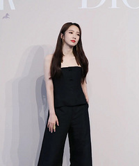 久违的红毯比美大战,居然是她赢了