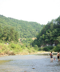 ʵ���ײ���������ˣˮ�ضԱȣ������������