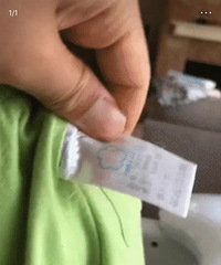 为什么标签要缝在外面,这个妈妈简直了,不知道是减少与娃儿接触