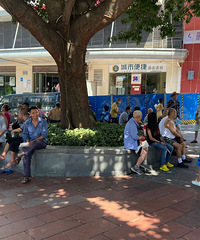 退休生活乐趣多?我去打望了下退休人的生活,发现了真实养老写照
