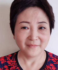 送给妈妈一份特别的生日礼物,换掉原来褪色的眉毛人都精神了
