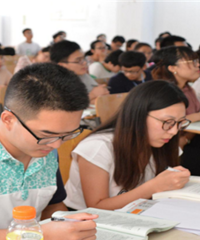 大专学历的他,为了给女儿积分读名校,毕业13年考上研究生