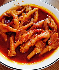 这个麻辣鸡爪我给满分,兔子丁下稀饭简直绝配