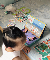 宝宝刚上幼儿园,避暑也不能少了学习,开始10以内加减法和练字